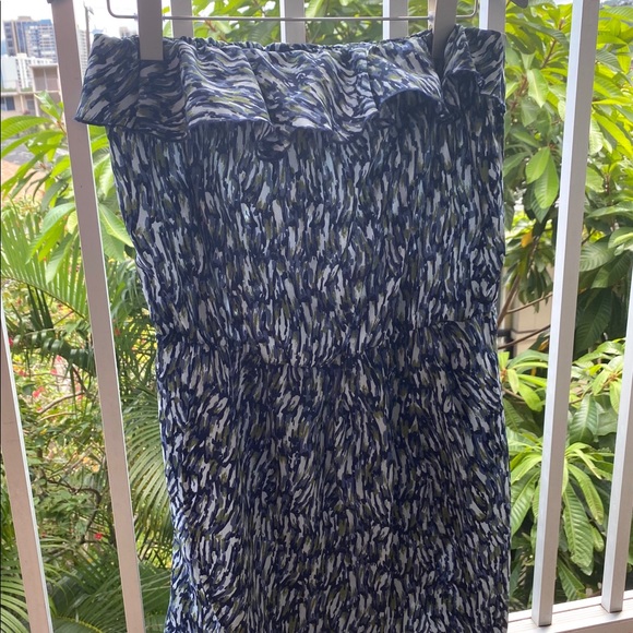 G A P Dress - Picture 1 of 4